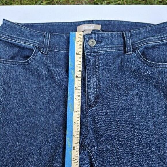 Chicos Womens 15 Cuffed Capri Blue Jeans Mid-Rise Med Wash Denim Bling 32" Waist - Picture 9 of 10